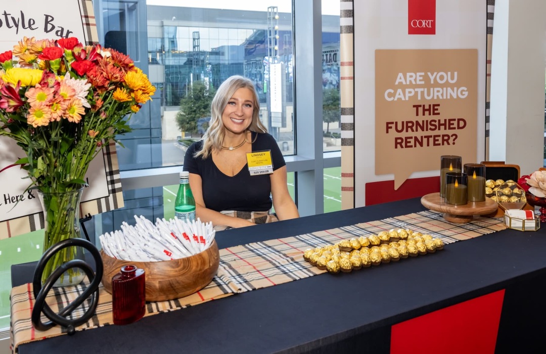 image of women interacting at a trade show