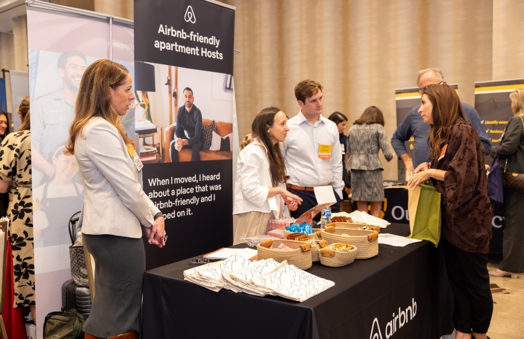 image of women interacting at a trade show
